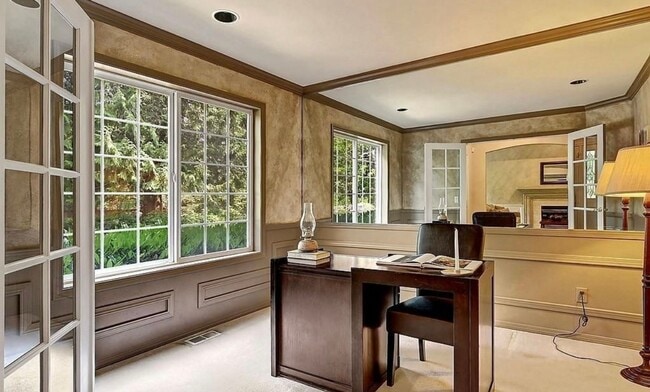 Building Photo - 4 Bedroom 3 Bath Spacious Home in Bellevue
