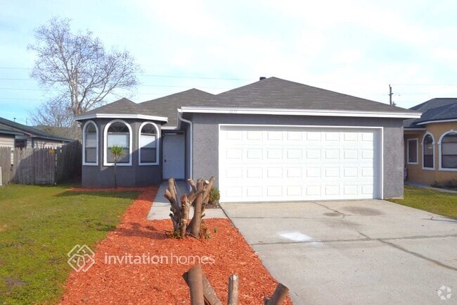 Building Photo - 1651 Ashwood Cir