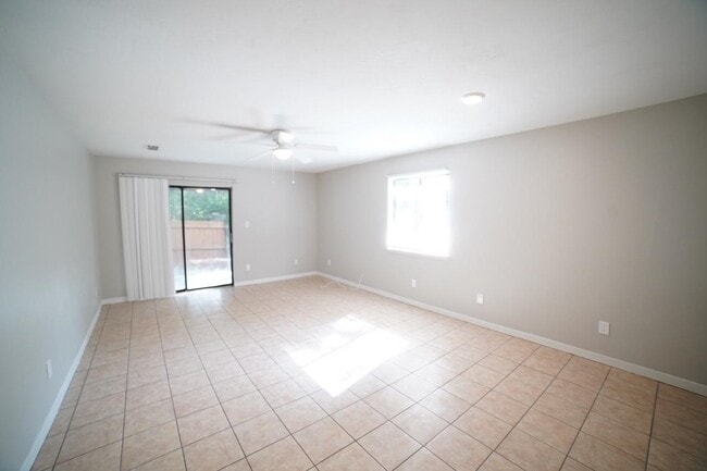 Building Photo - 2741 W Tharpe St