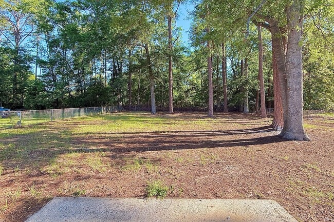 Building Photo - AVAILABLE JULY! (Pet Friendly)
