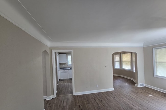 Building Photo - Fully Renovated 3-Bedroom Home – Move-In R...