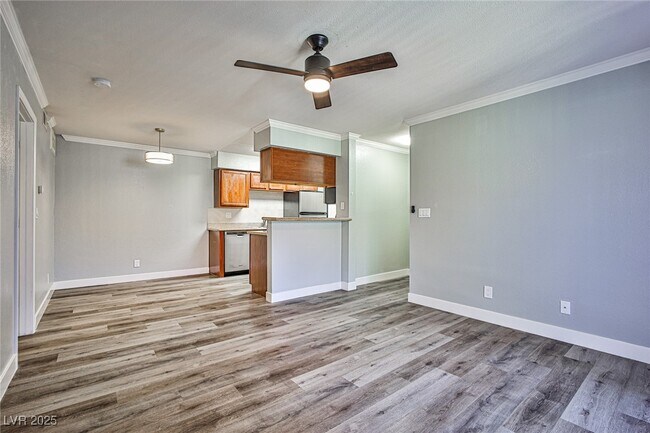 Building Photo - 3135 S Mojave Rd