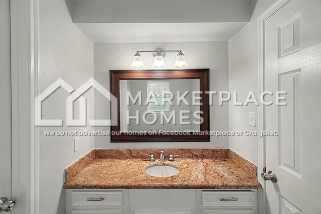 Building Photo - 7611 Theisswood Rd