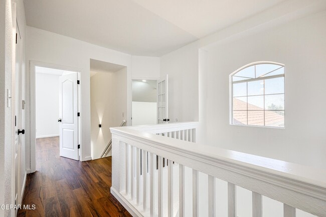 Building Photo - 7600 Plaza Redonda Dr