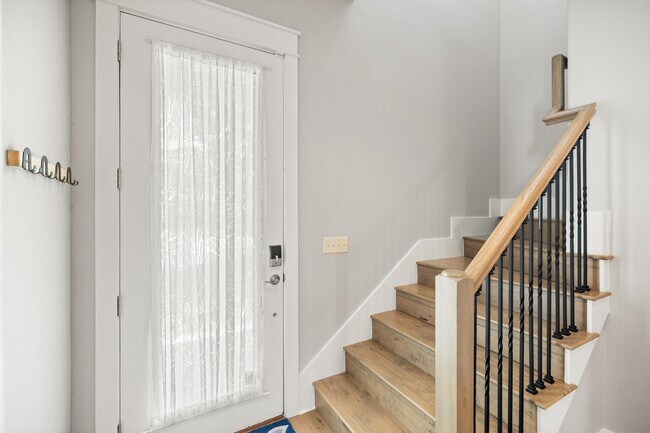 Building Photo - 56 Penelope St