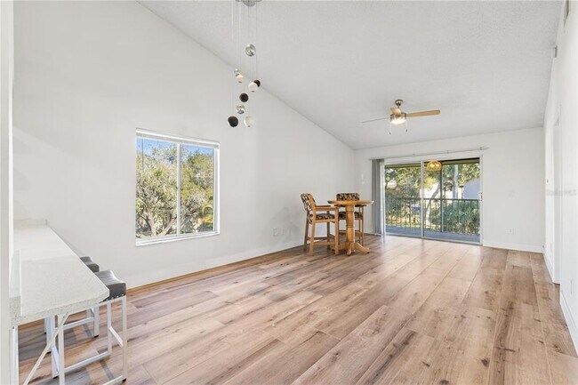 Building Photo - 5606 Blue Shadows Ct