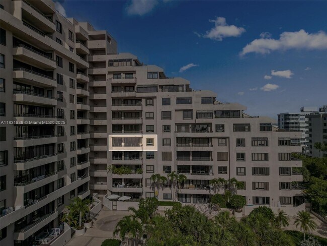 Building Photo - 251 Crandon Blvd
