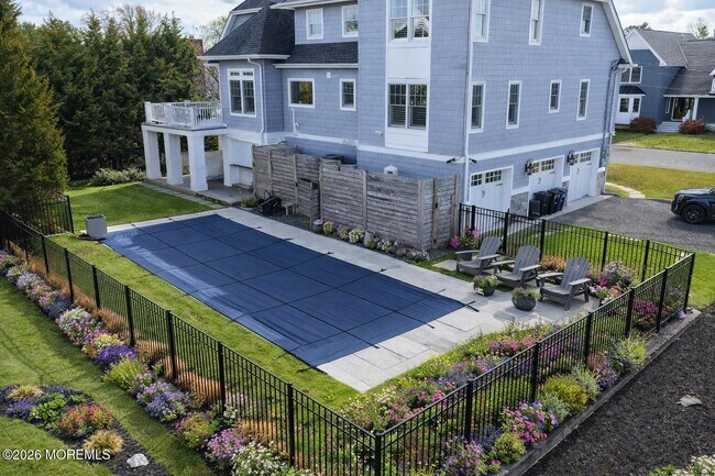 Building Photo - 3 Elizabeth Pl