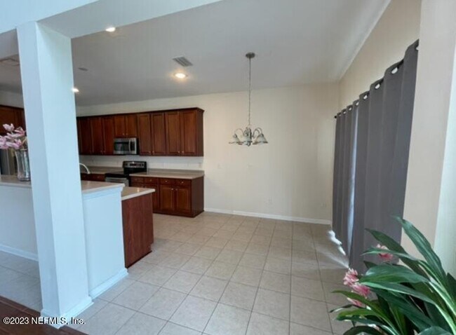 Building Photo - 3824 Silverpoint Ln