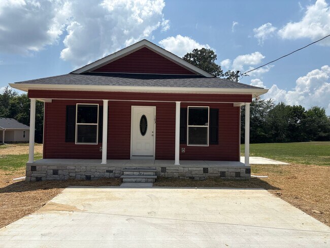 Building Photo - BRAND NEW Home with large yard in Tullahoma...