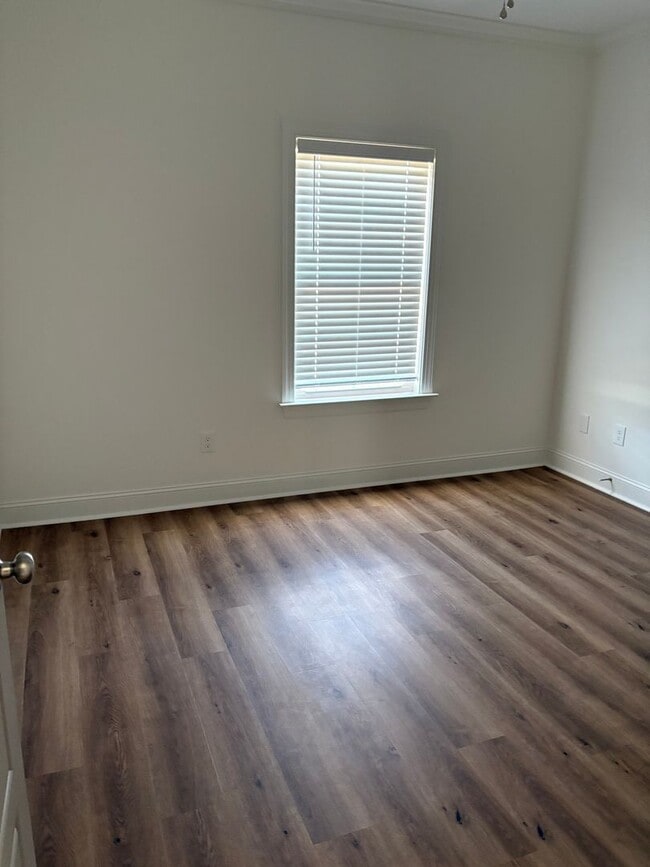 Building Photo - 141 N Buck Run Dr