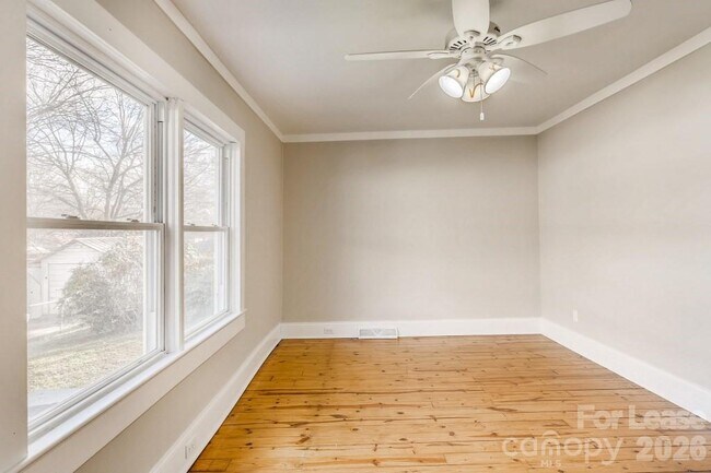 Building Photo - 503 N Church St