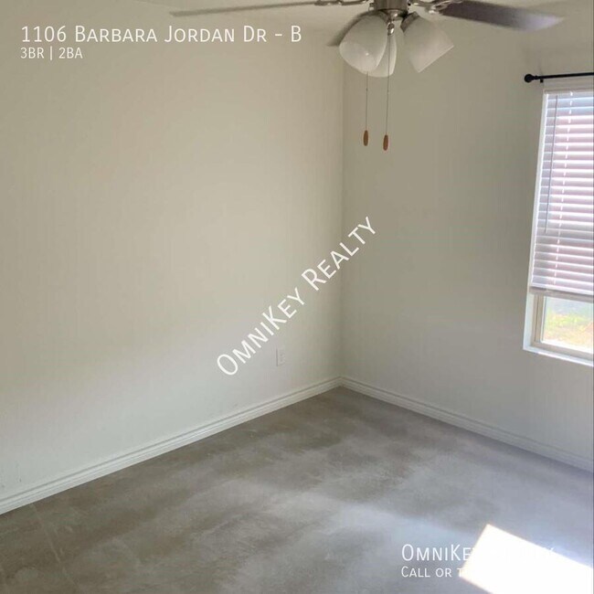 Building Photo - 1106 Barbara Jordan St