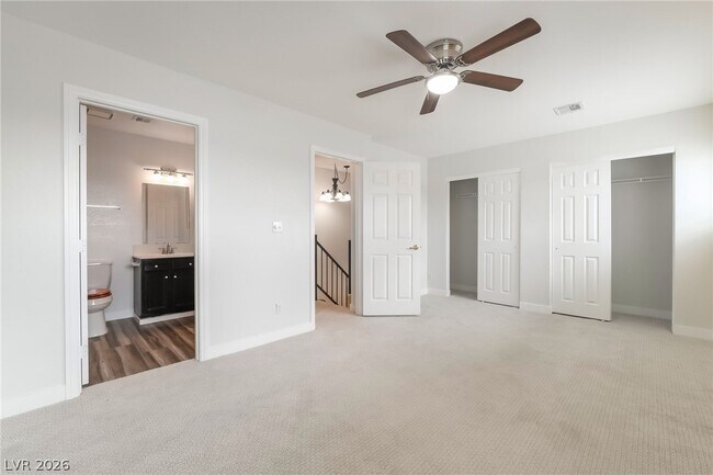 Building Photo - 3949 S Torrey Pines Dr