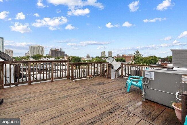 Building Photo - 727 S 7th St