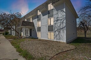 Building Photo - Fitzsimons Junction