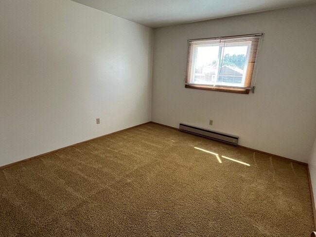 Building Photo - Ambassador 2 Bed 1 Bath