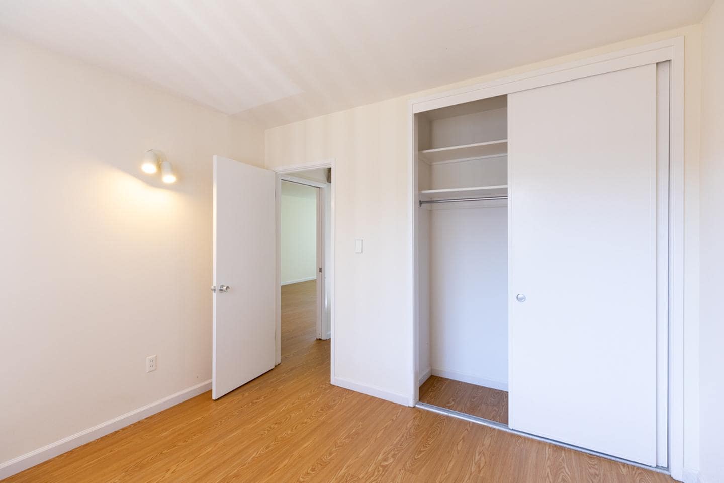 Building Photo - Elmwood 2 bed 1 bath condo great location