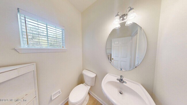 Building Photo - 8498 Climbing Ivy Trail S