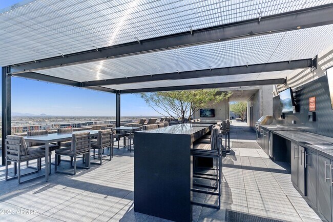 Building Photo - 7180 E Kierland Blvd