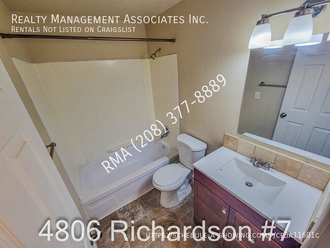 Building Photo - Great Townhouse Located on The Bench!!!