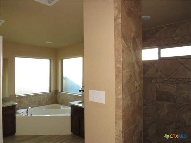 Building Photo - 10102 Taylor Renee Dr