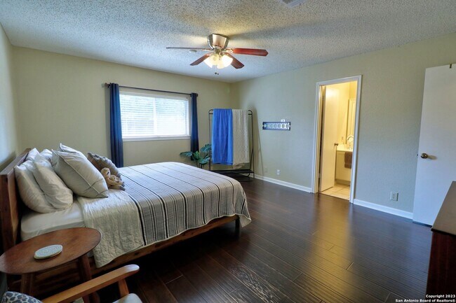 Building Photo - 7138 Valewood View