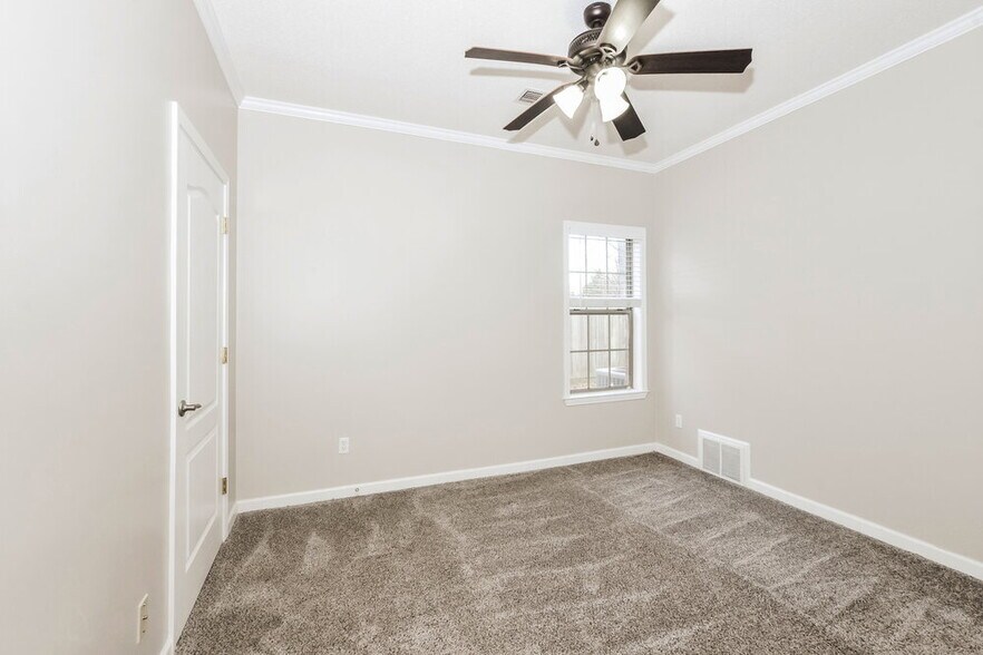 Building Photo - 120 Penny Ln