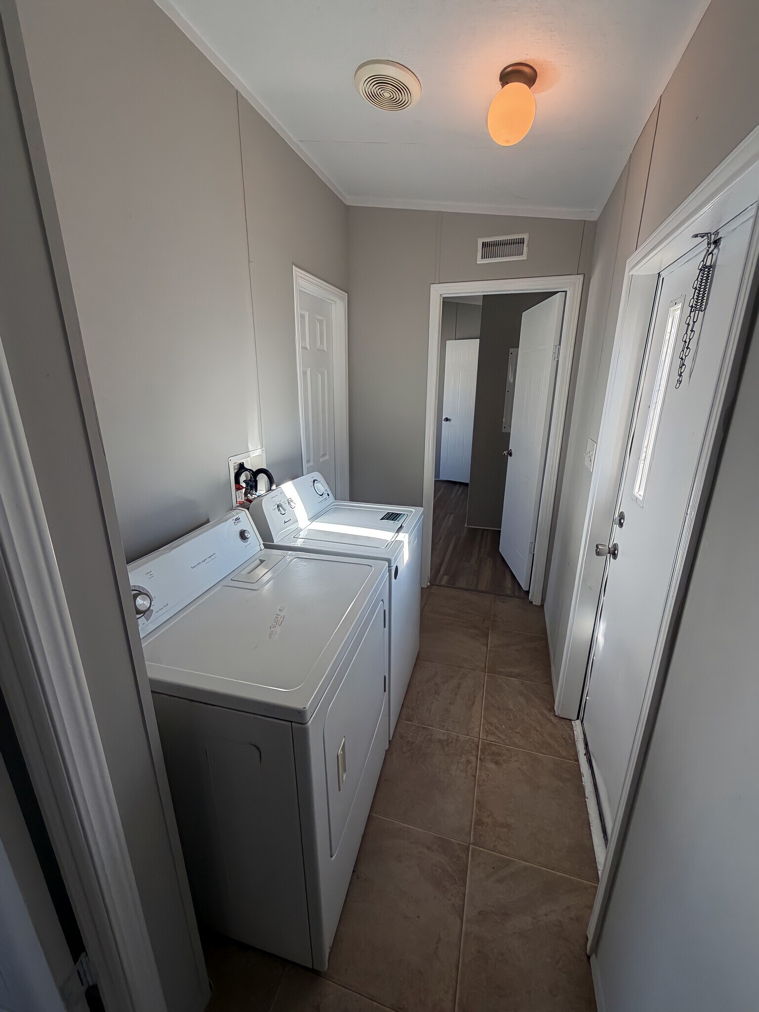 Building Photo - 110 N Michigan St