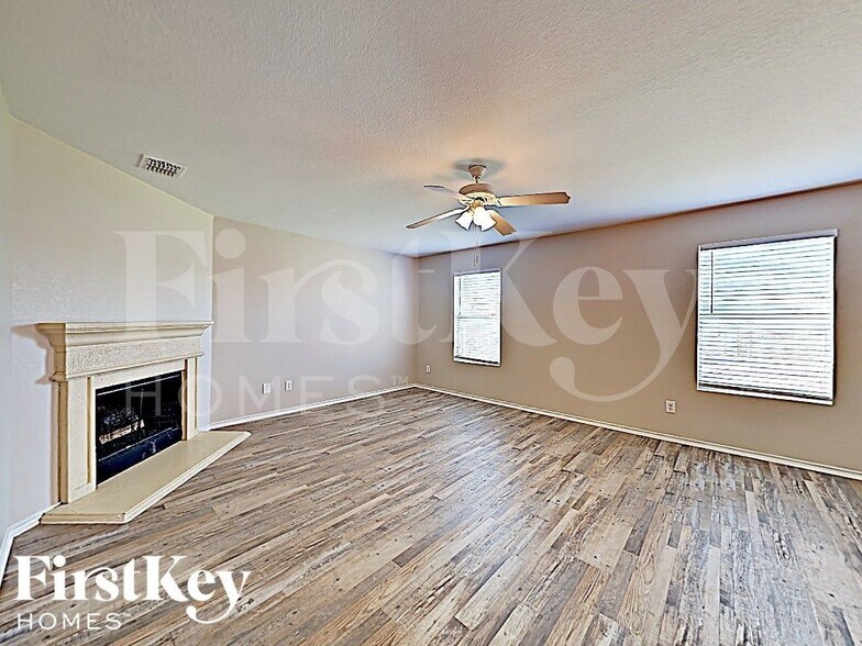 Building Photo - 2801 Spencer Cir