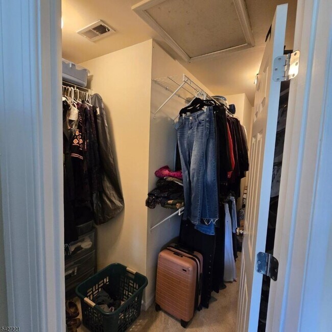 Building Photo - 76 Albert Ct