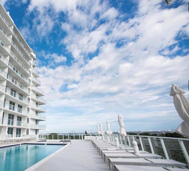 Building Photo - 4250 Biscayne Blvd