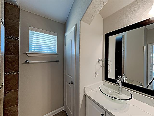 Building Photo - 1025 Prairie Heights Dr