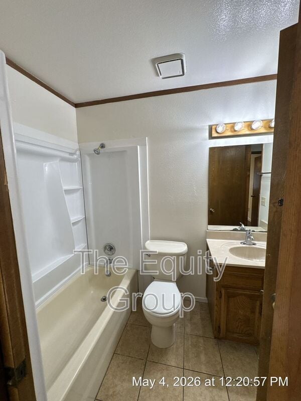 Building Photo - 720 S Linwood St