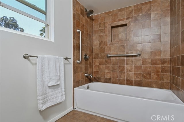 Building Photo - 9640 Farragut Dr