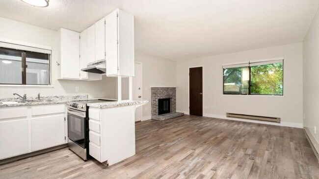 Primary Photo - 1209 W Plum St