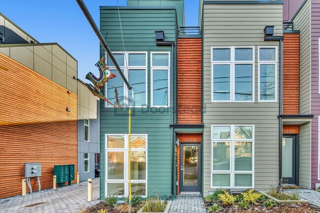 Building Photo - 2505 E Union St