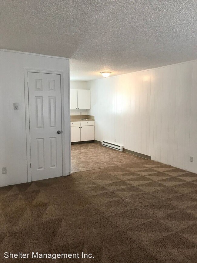 Building Photo - 2540 Hyacinth St NE