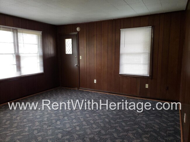 Building Photo - GRANDPA'S BUNGELOW/ CHARMING RANCH HOME/ TOTALLY RENOVATED/ PRIVATE YARD