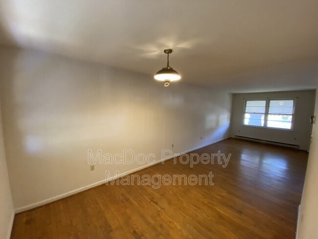 Building Photo - 5467 Potomac Dr