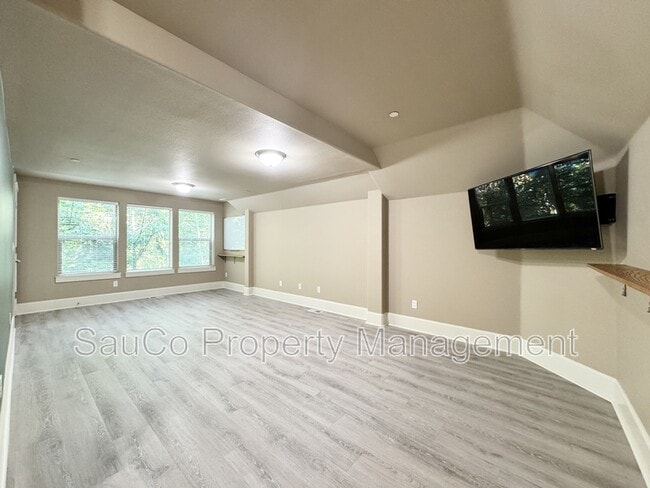 Building Photo - 11347 NW Kimble Ct