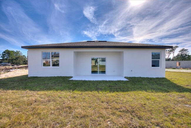 Building Photo - 123 Tulip Ln