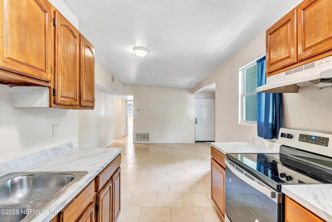 Building Photo - 4407 Melvin Cir E