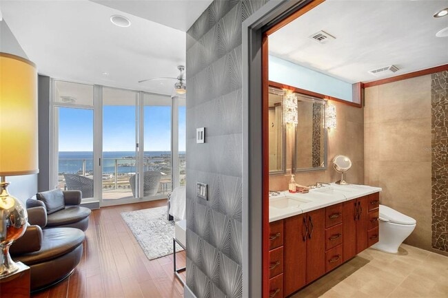 Building Photo - 175 1st St S