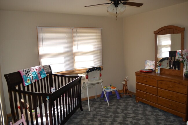 Building Photo - Nice 3-4 Br, 2 Bath Ranch style home, fenced in yard, garage, patio, full basement