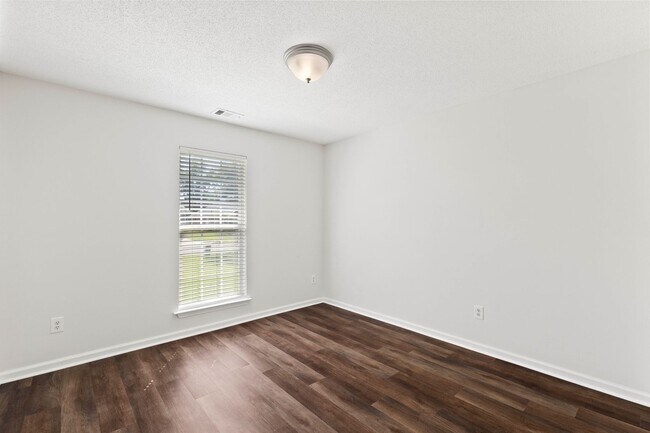 Building Photo - 371 Marshview Dr