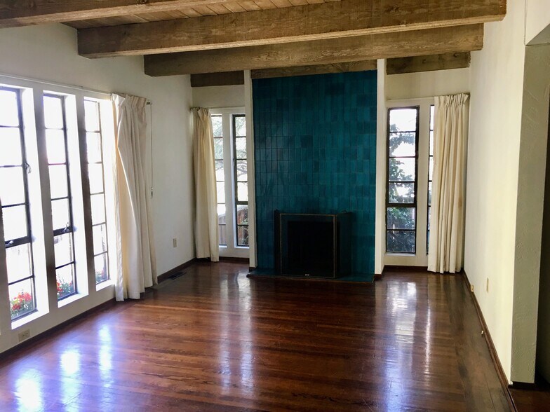 Building Photo - 2342 Hilgard Ave