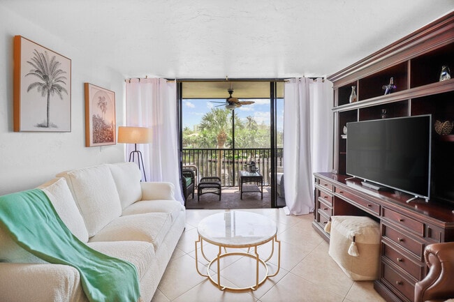 Building Photo - 13 Royal Palm Way