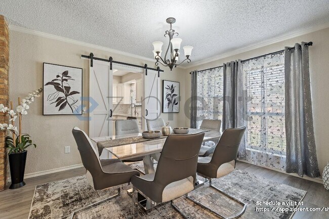 Building Photo - 2108 Winona Dr