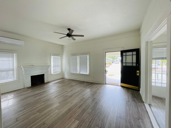 Building Photo - 802 South Blvd